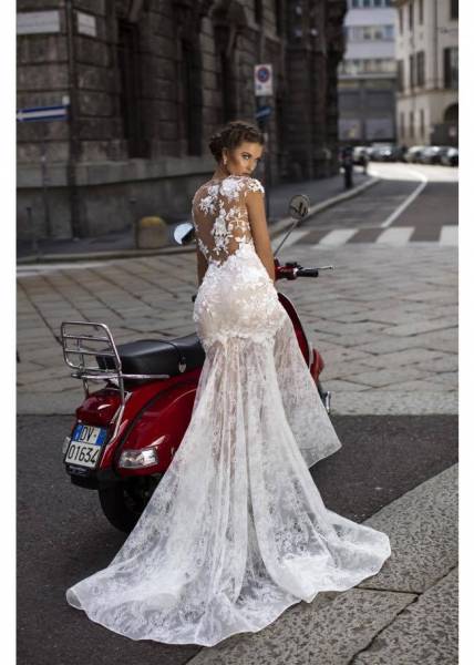 robe de mariée dos nu sirène avec traîne à marseille centre ville 