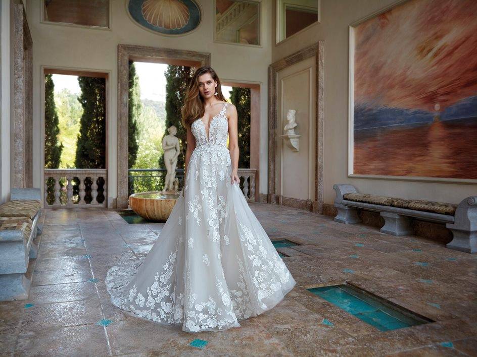 Robe de mariée bohême trapèze Démétrios 1214 modèle 2023 à Marseille  