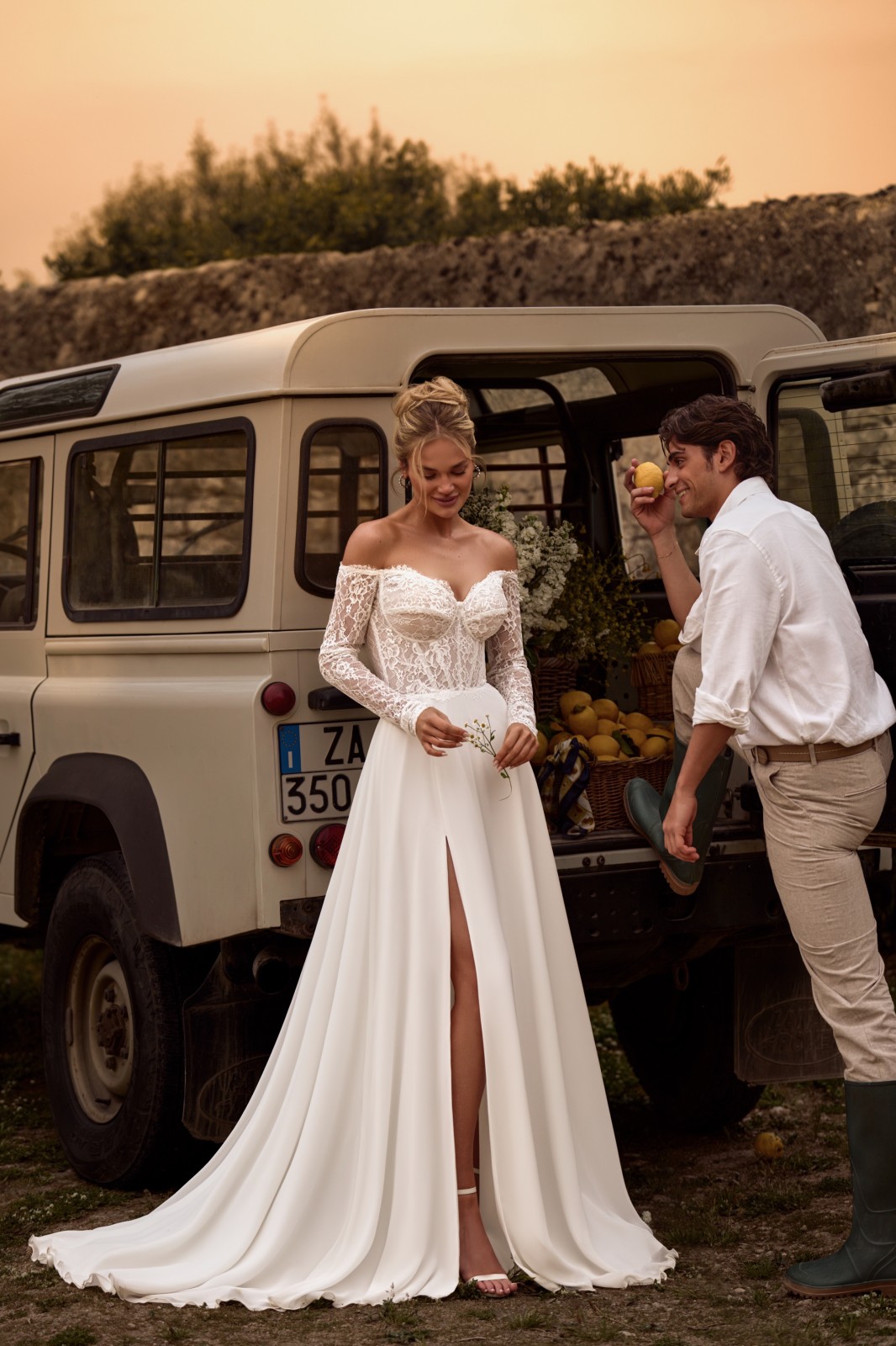 robe de mariée fluide avec fente nouvelle collection anna spsoa marseille