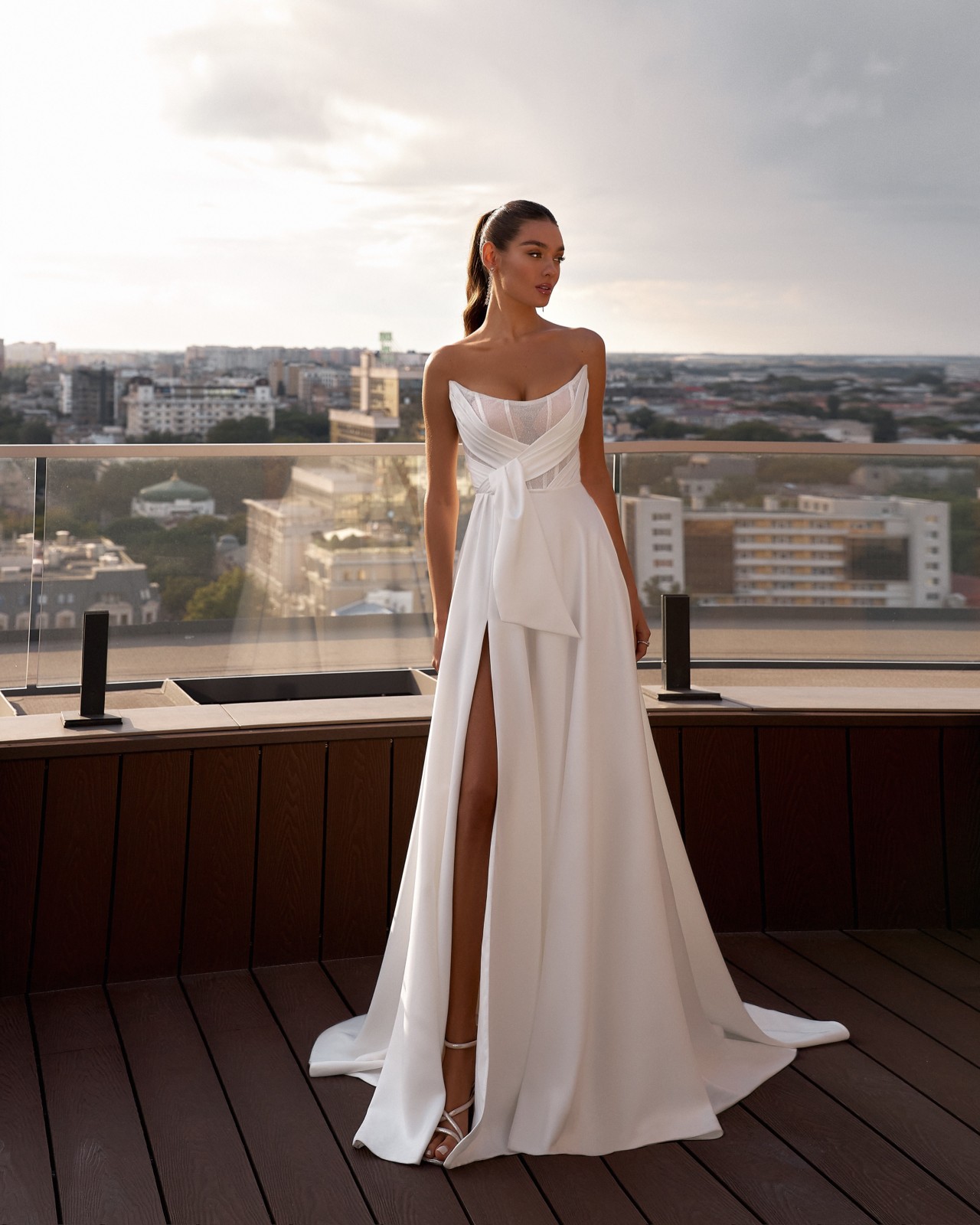 Robe de mariée bohème trapèze en satin mikado à Marseille