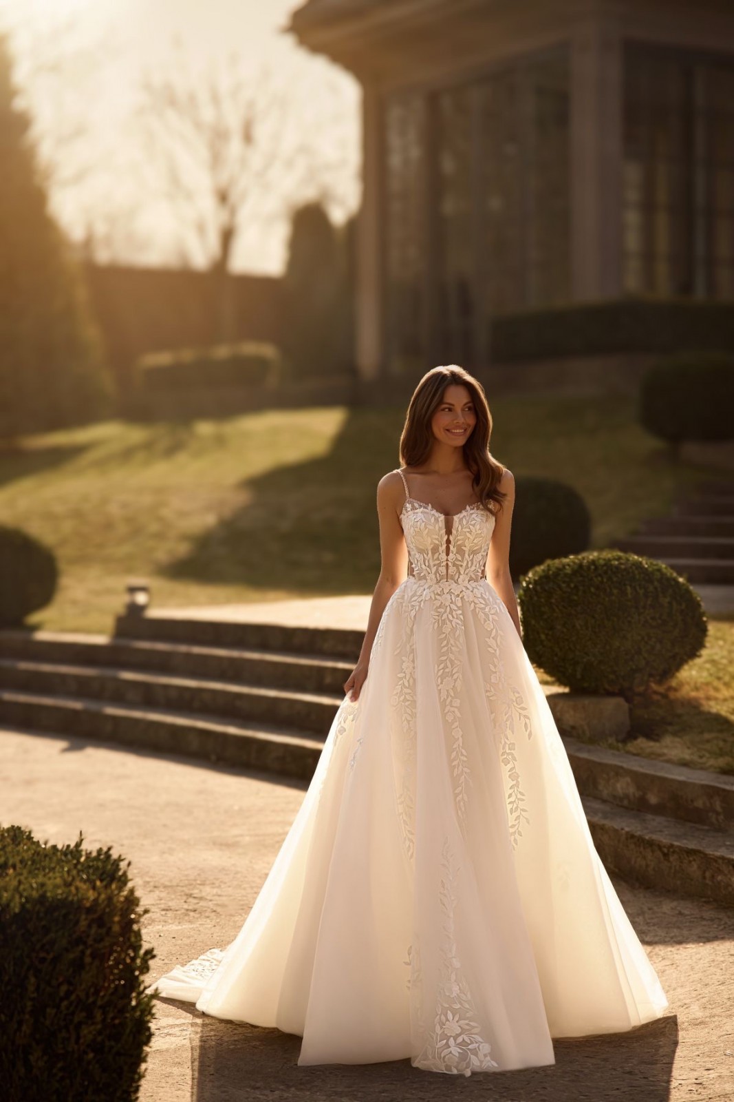 Robe de mariée trapèze dentelle de feuillage Marseille