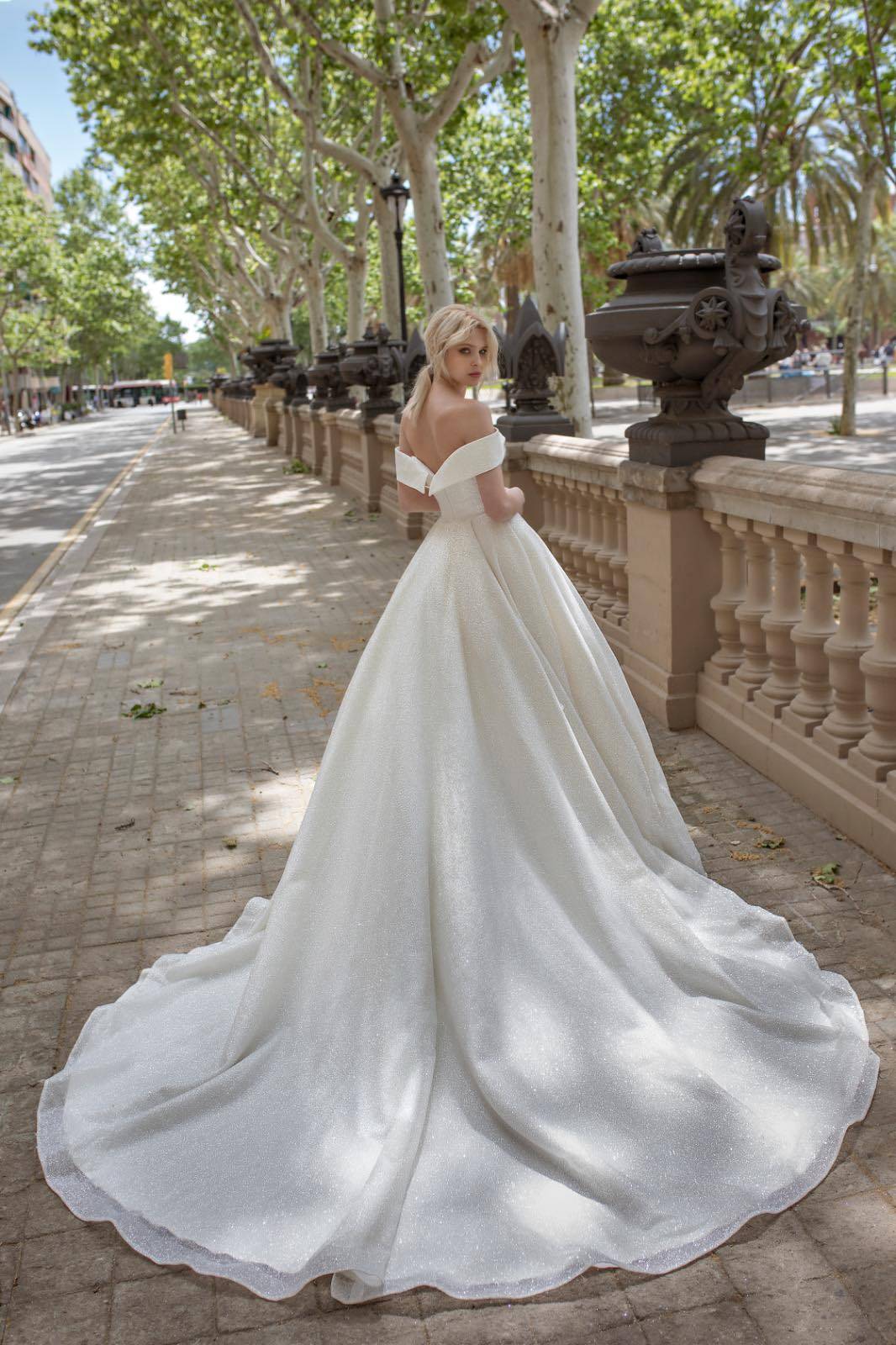 robe de mariée décolleté bateau Marseille  