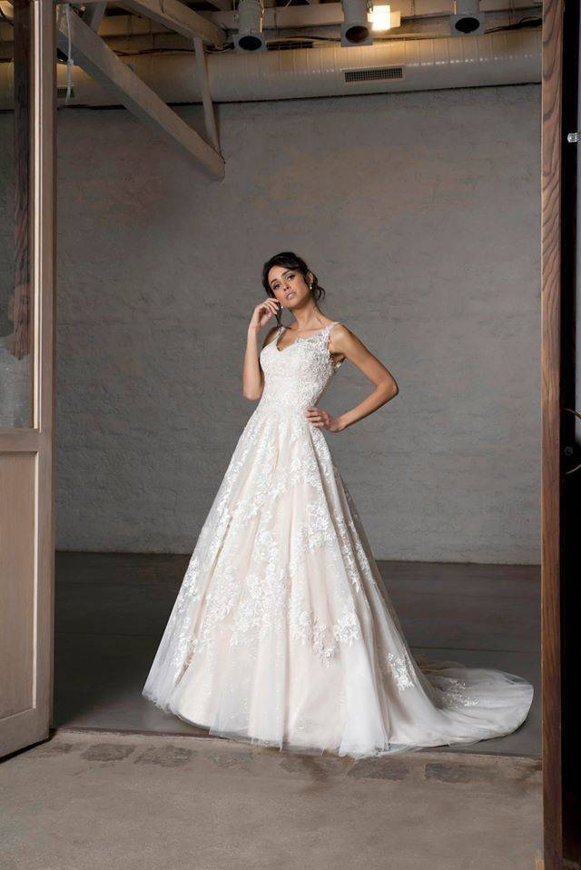 robe de mariée Angélique parfaite grande taille à Marseille 