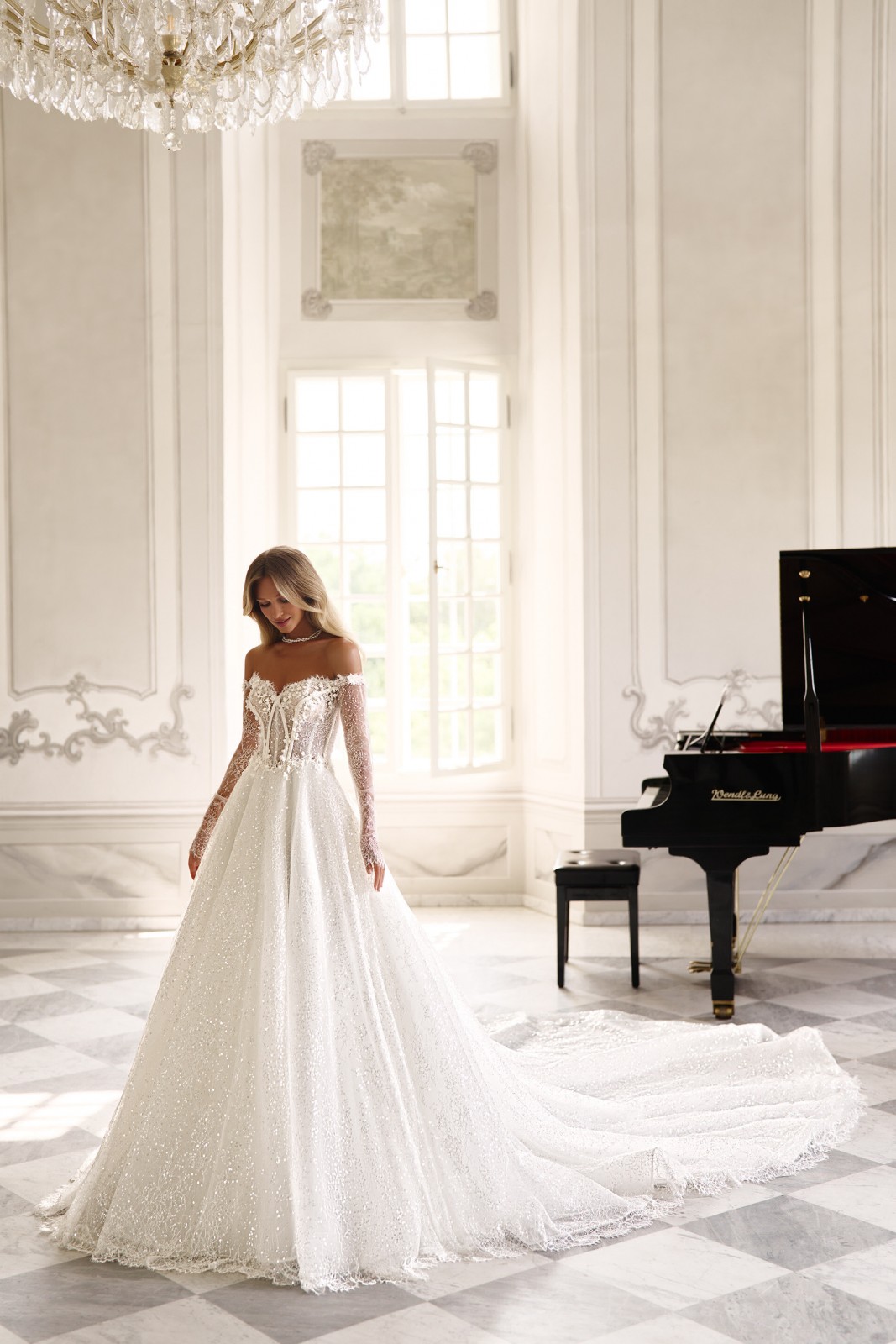 Robe de mariée princesse scintillante à Marseille 