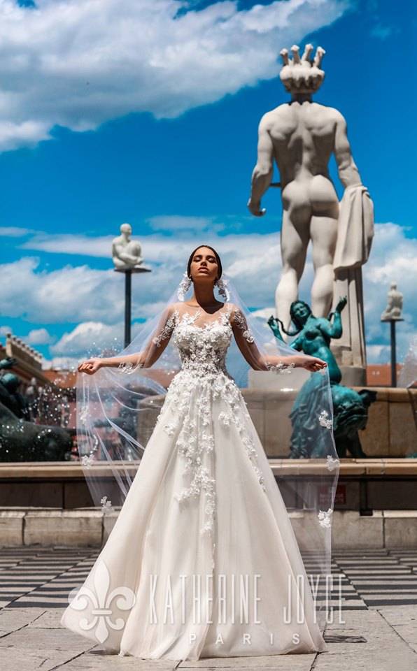 robe de mariée berta  www.boutiquesolution.fr à Marseille 