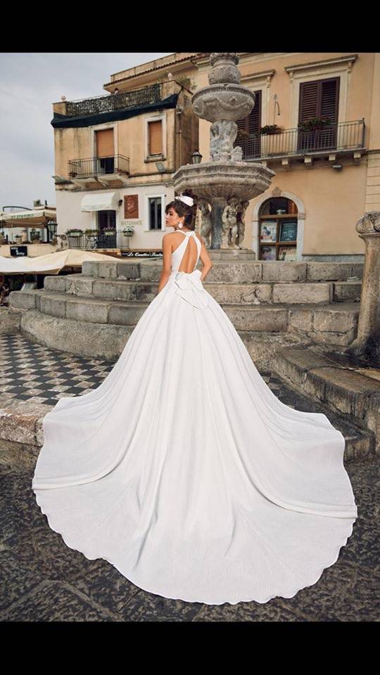 robe de mariée longue traîne a marseille 