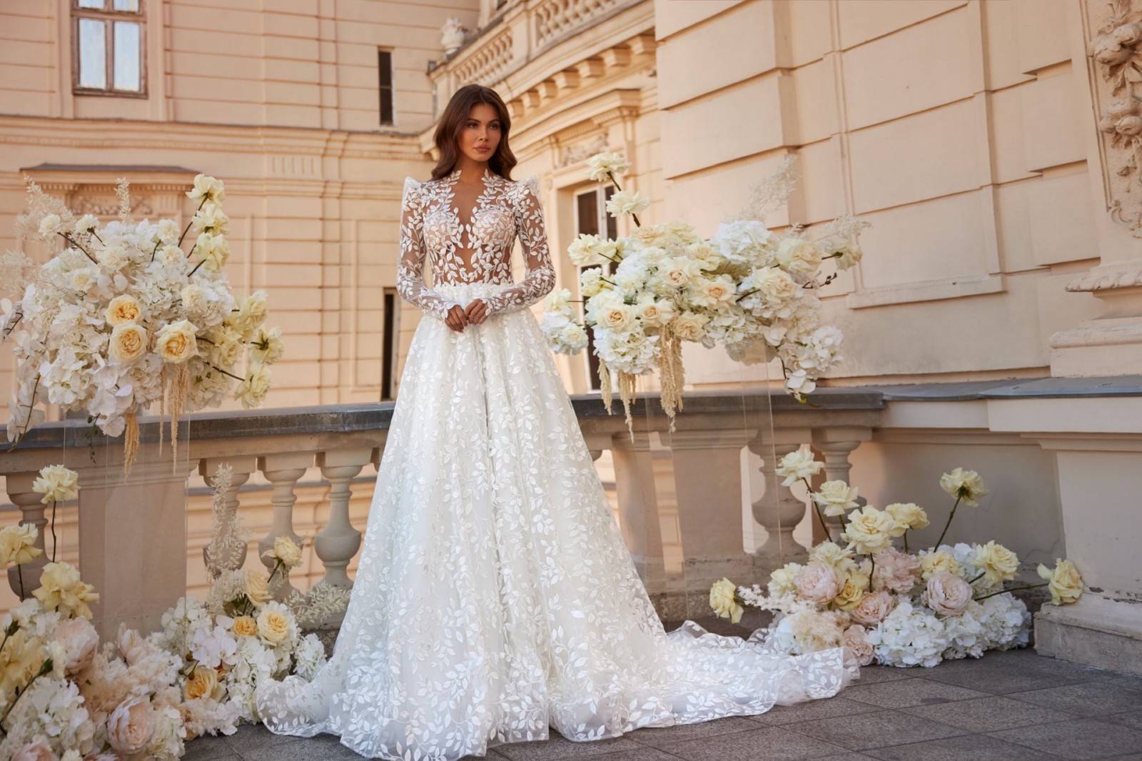 Robe de mariée bohème trapèze en dentelle à Marseille