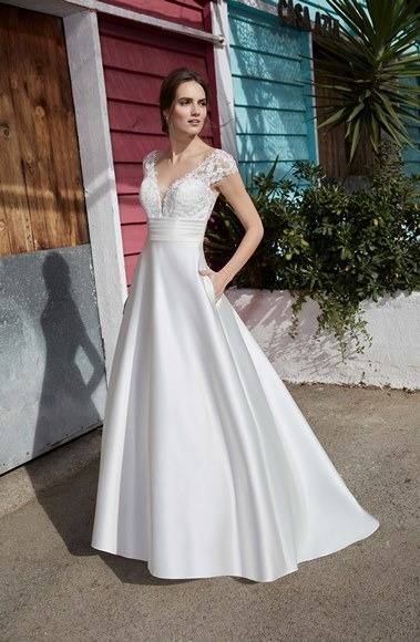 robe de mariée princesse mikako à Marseille centre ville 