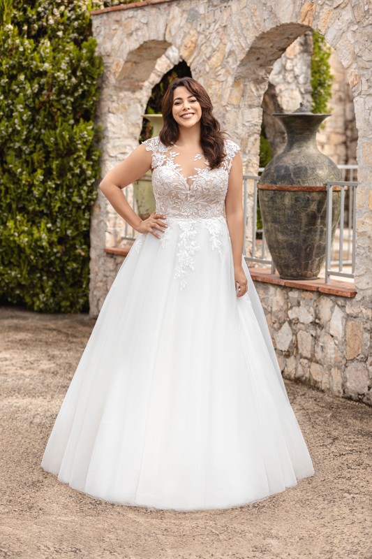 Robe de mariée grande taille en tulle  avec dentelle florale Marseille