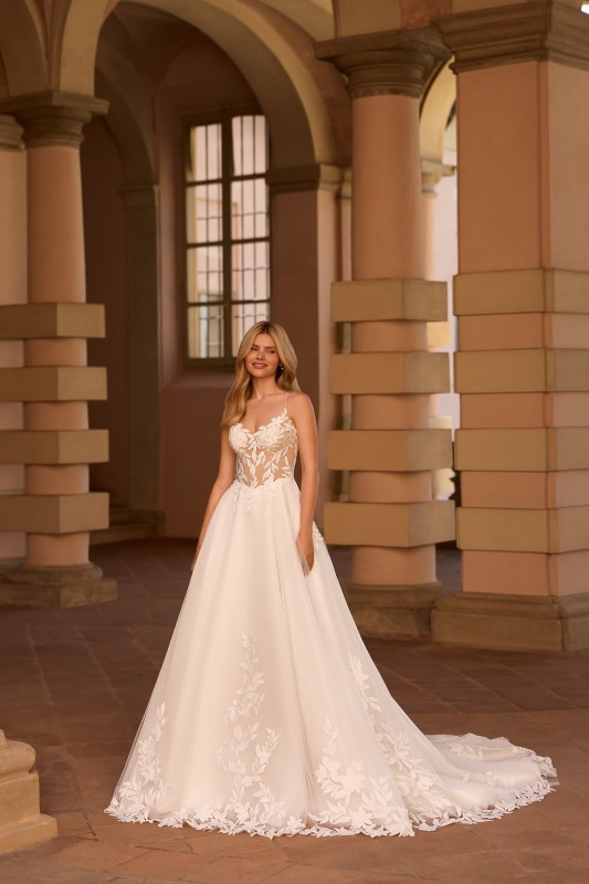 Robe de mariée bohème avec dentelle florale Marseille