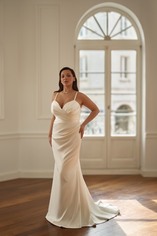 robe de mariée sirene grande taille à marseille vieux port 